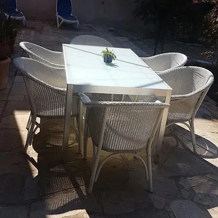 Residencial Rustic Lau Hostal *